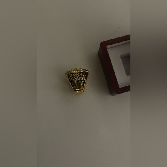 Kobe Black Mamba Ring - Picture 4 of 4